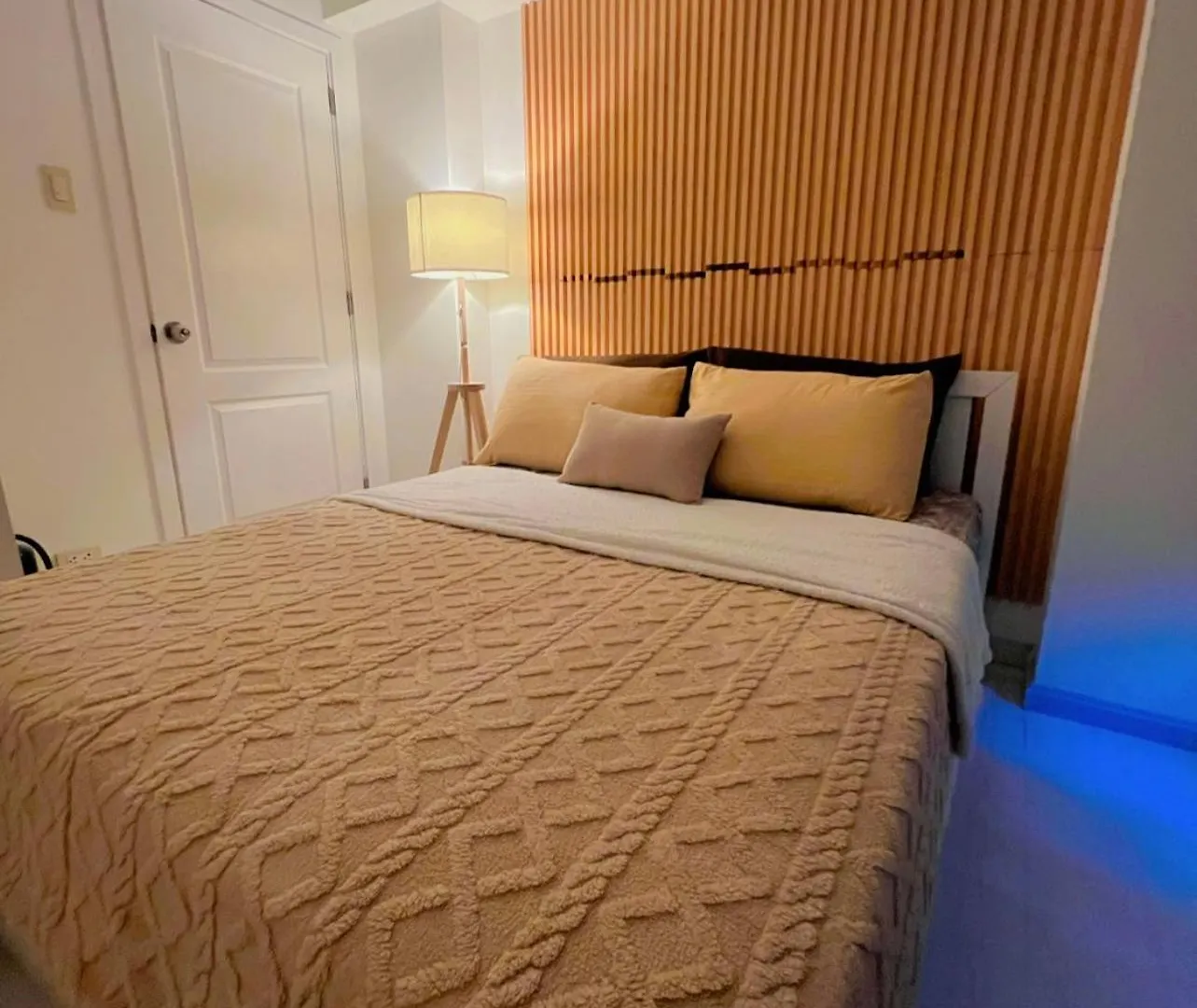Aparthotel Azure Resort, 2Bedroom With Balcony Paranaque City Philippines